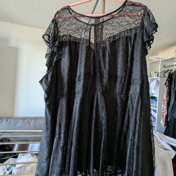 Lace top - Picture 1 of 3